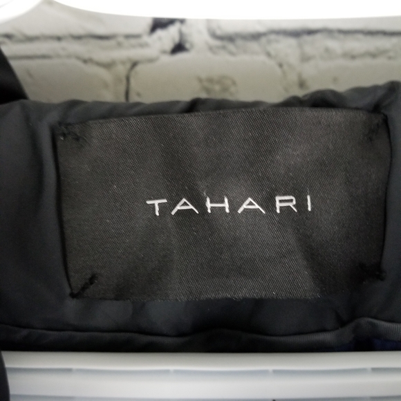 TAHARI | Taryn down puffer pillow jacket - Picture 10 of 13